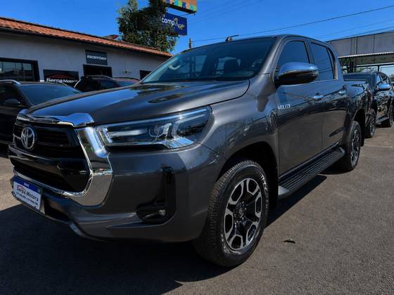 TOYOTA HILUX 2.8 D-4D TURBO DIESEL CD SRX 4X4 AUTOMÁTICO
